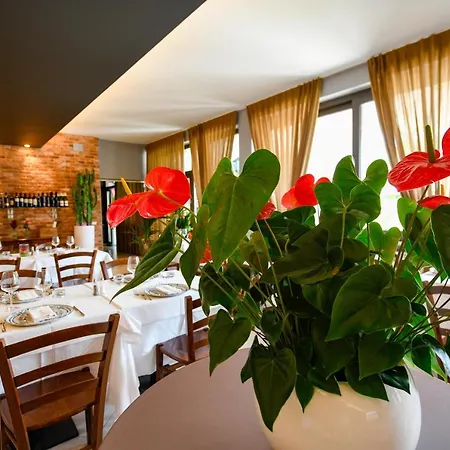 Primavera Hotel